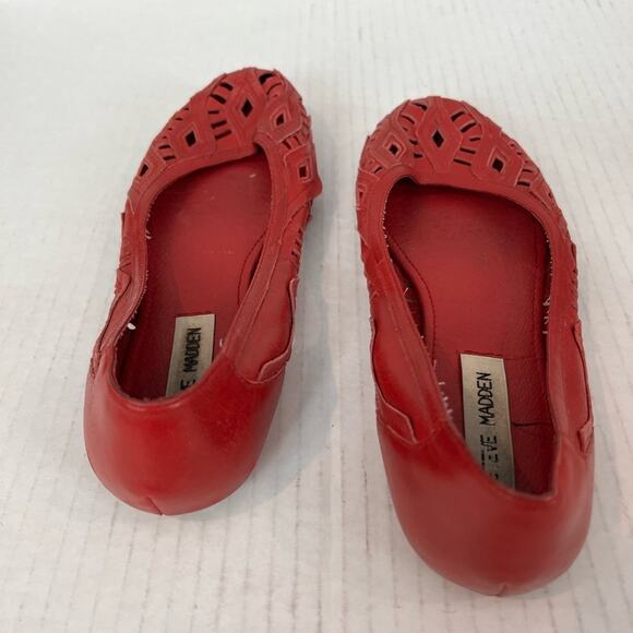 Steve Madden Red Leather Laser Cutout Flat Ballet Shoes Size 7B - Picture 5 of 8